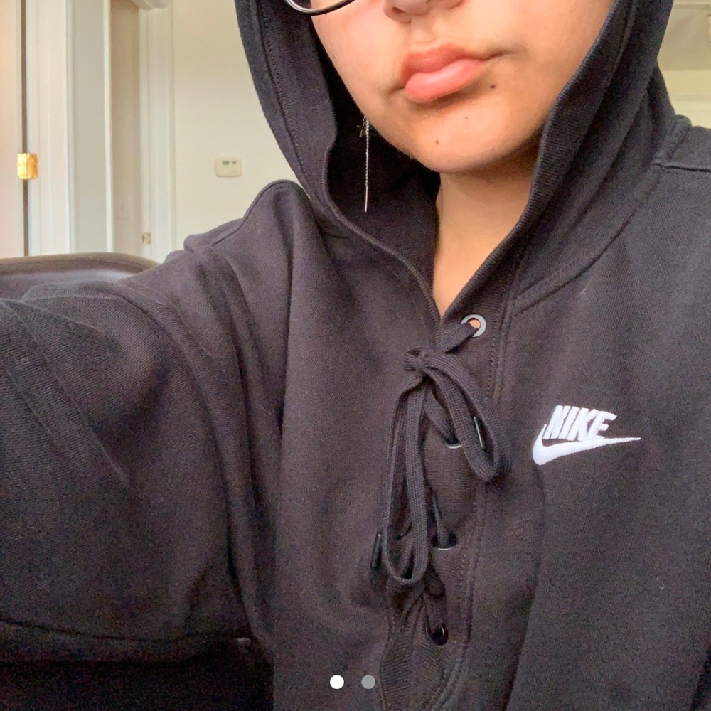 NIKE Hoodie with Tie String Front